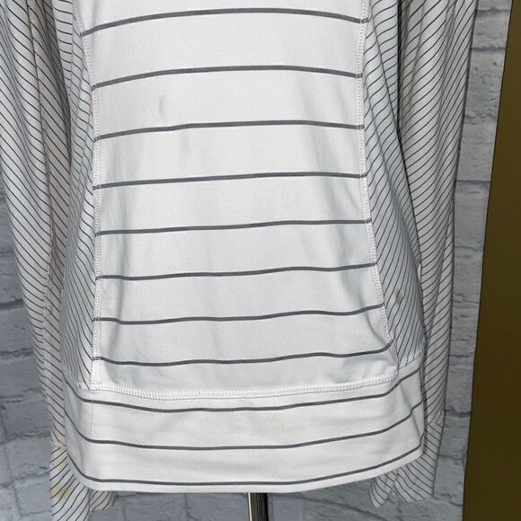 Reebok & Under Armour women S dri fit athletic shirt bundle - Picture 3 of 15